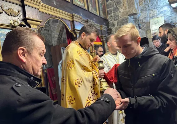 Литургију у цркви Светих апостола Петра и Павла у Бијелом Пољу