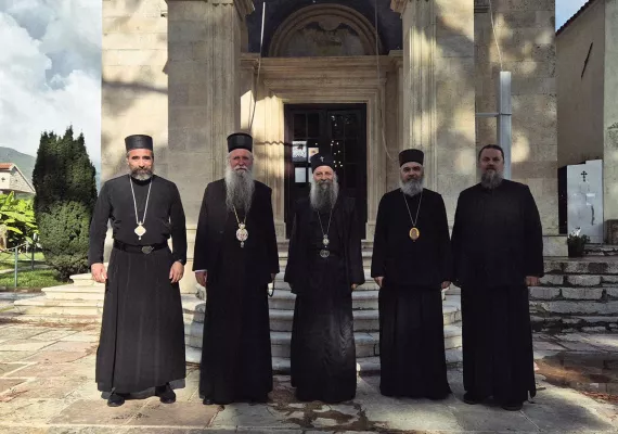 Патријарх Порфирије посетио манастир Савину